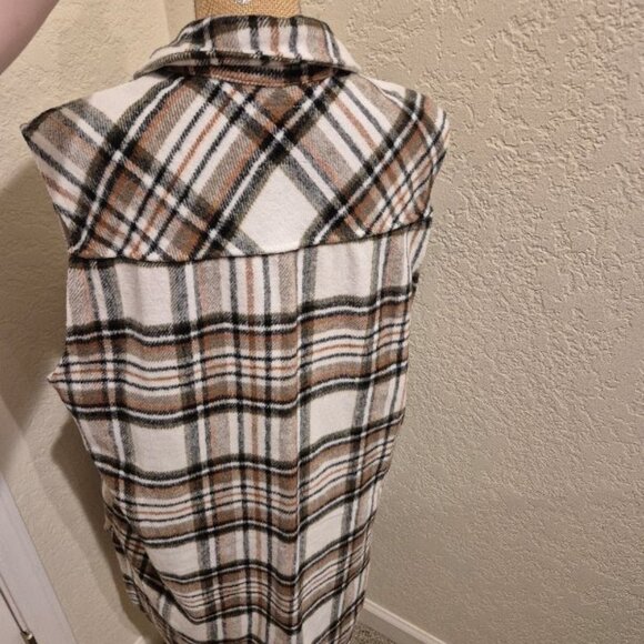 Like New Plaid Shacket Button Up Vest - Picture 3 of 4